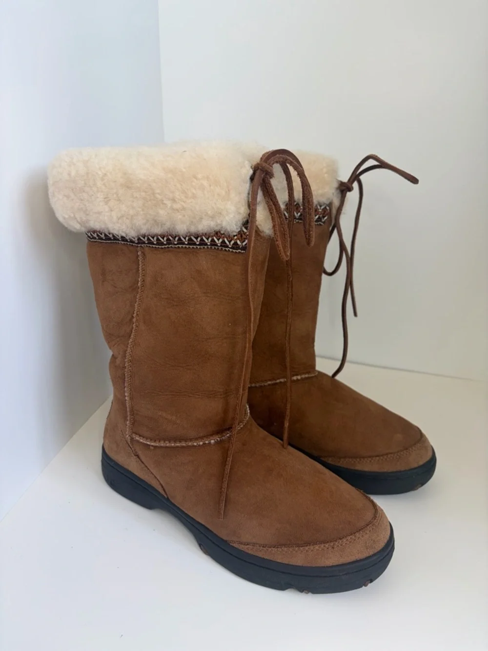 UGG Chestnut Leather Shearling-Cuff Winter Boots US Size 8